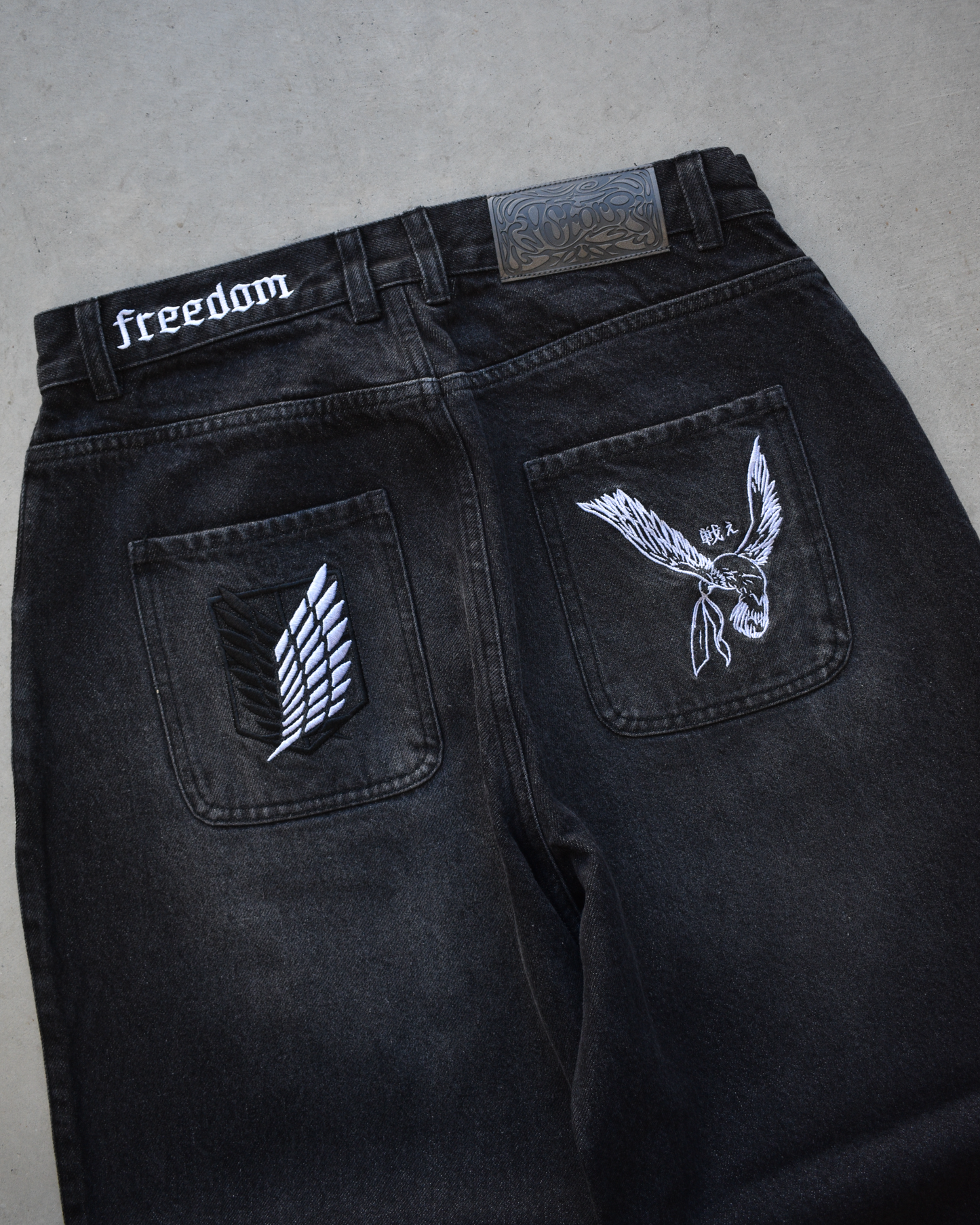 AOT JEANS BLACK