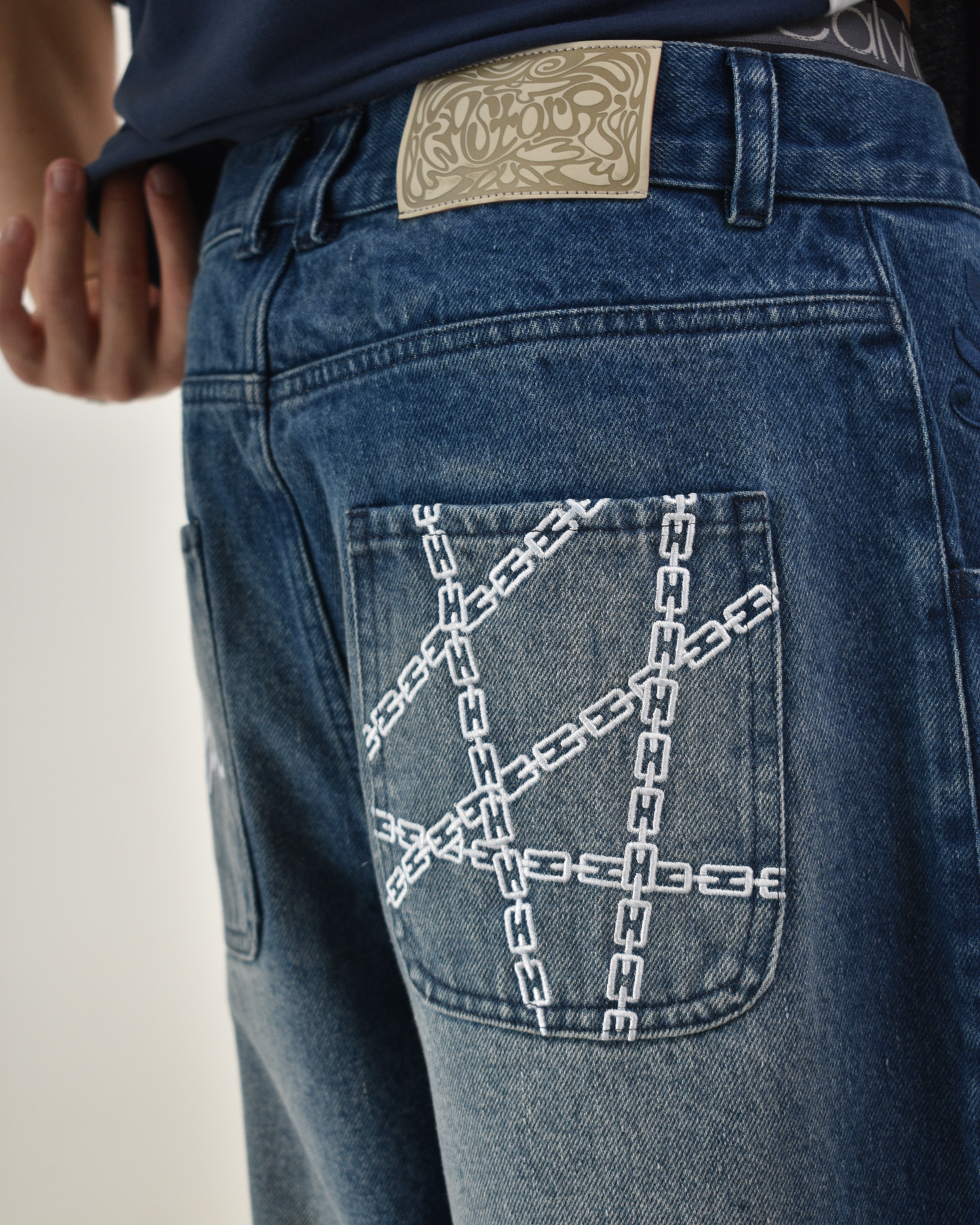 CHAIN USER JEANS