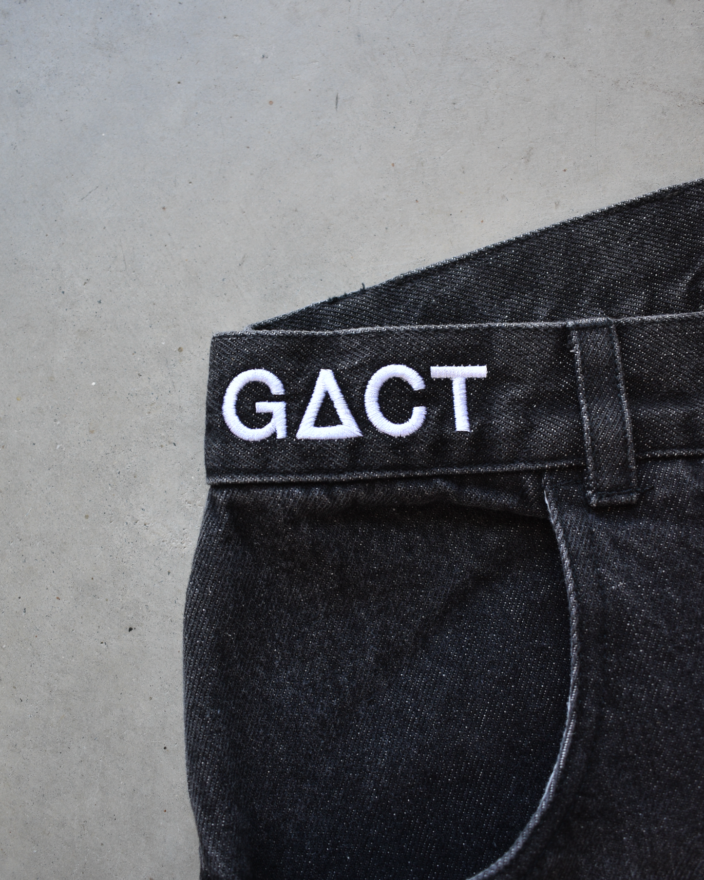 WHITESNAKE JEANS