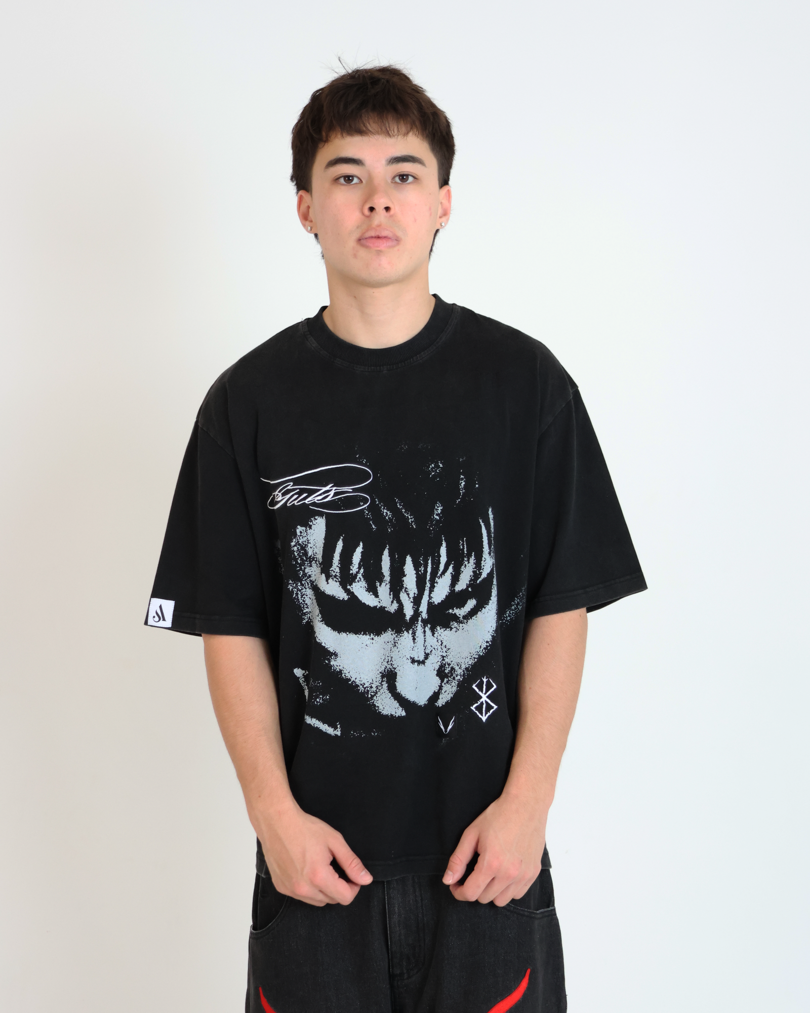 GUTS TEE
